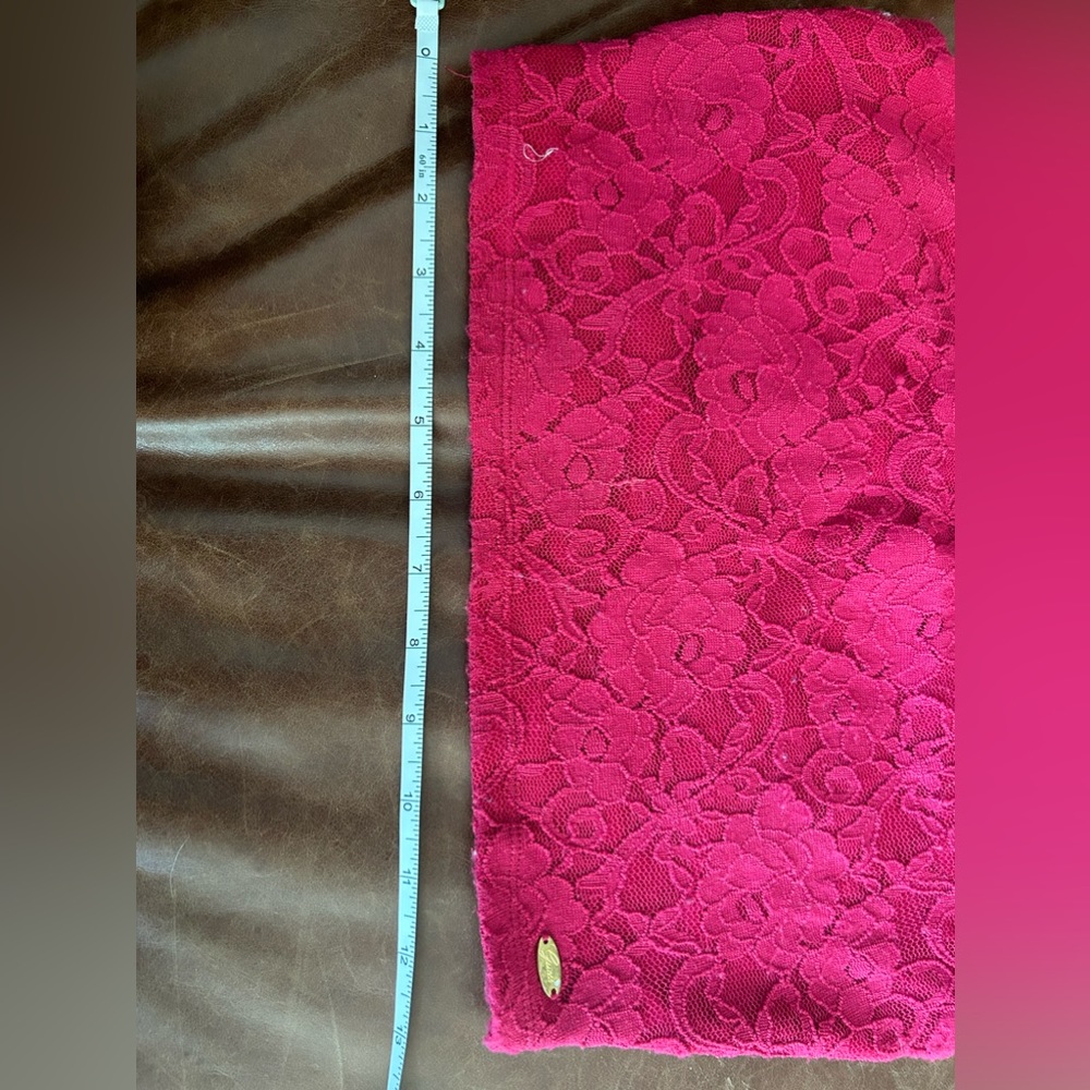 Guess lace crop top - size medium magenta color - Picture 3 of 7